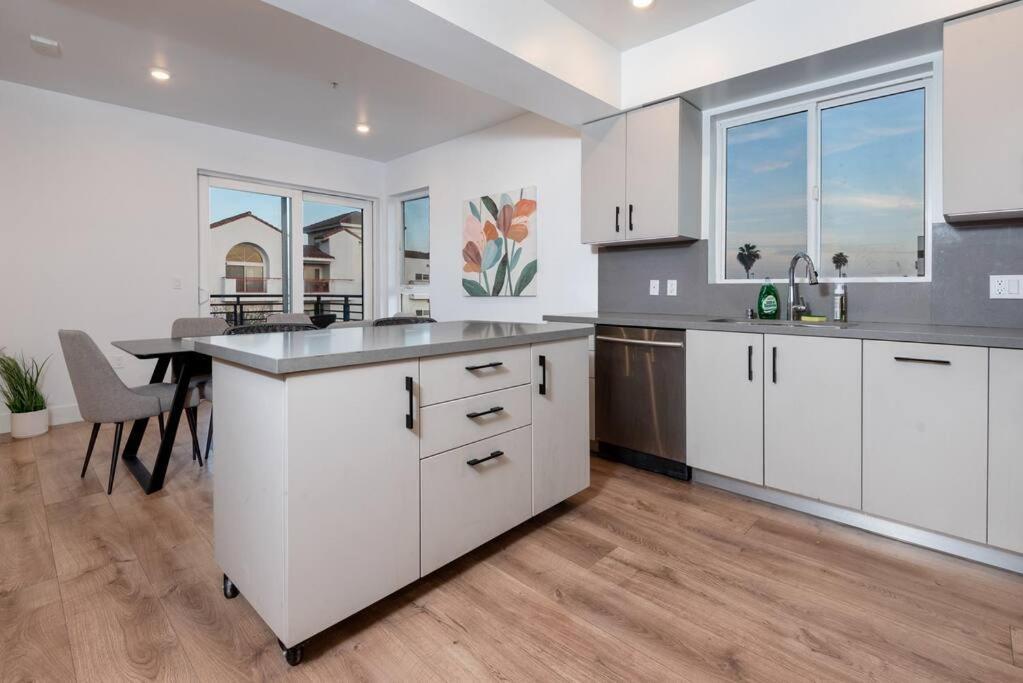 Chic And Elegant 2-Bedroom Haven W/ Roof Deck ロサンゼルス エクステリア 写真