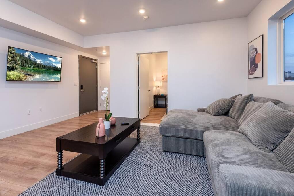 Chic And Elegant 2-Bedroom Haven W/ Roof Deck ロサンゼルス エクステリア 写真