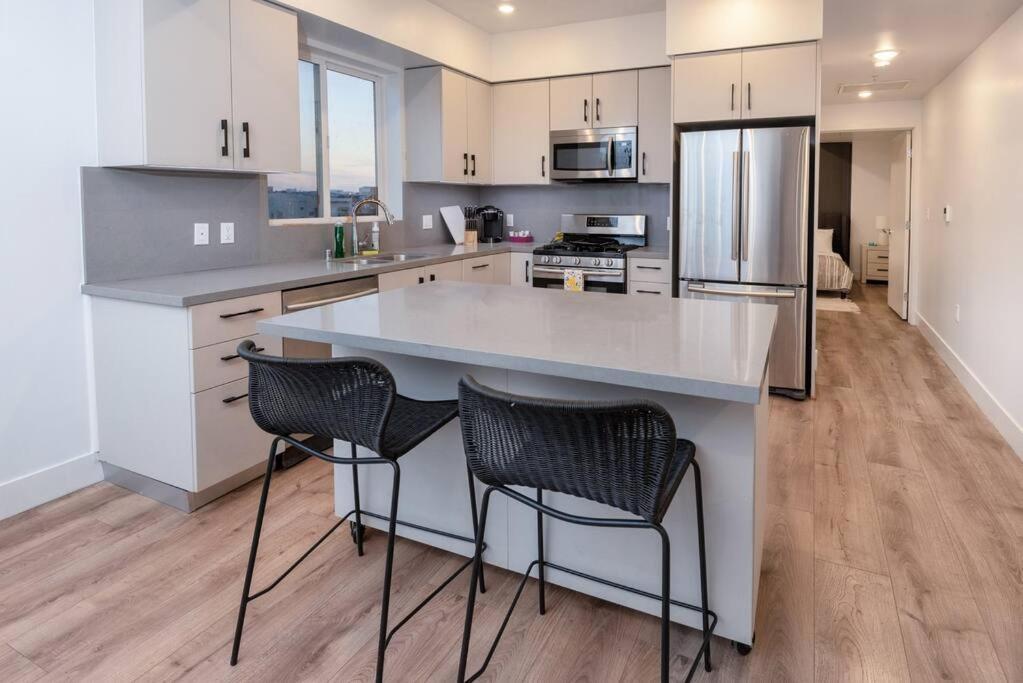 Chic And Elegant 2-Bedroom Haven W/ Roof Deck ロサンゼルス エクステリア 写真